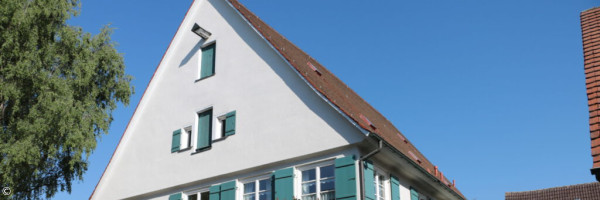 Pfarramt Pfuhl Außenansicht rechts