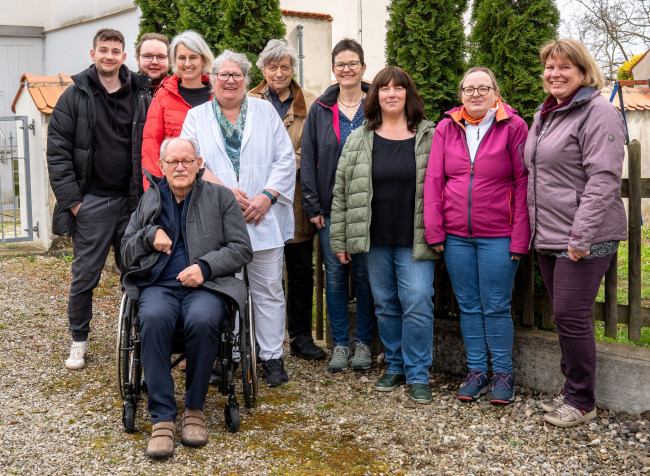Gruppenfoto des Kirchenvorstands der Kirchengemeinde Steinheim von 2025
